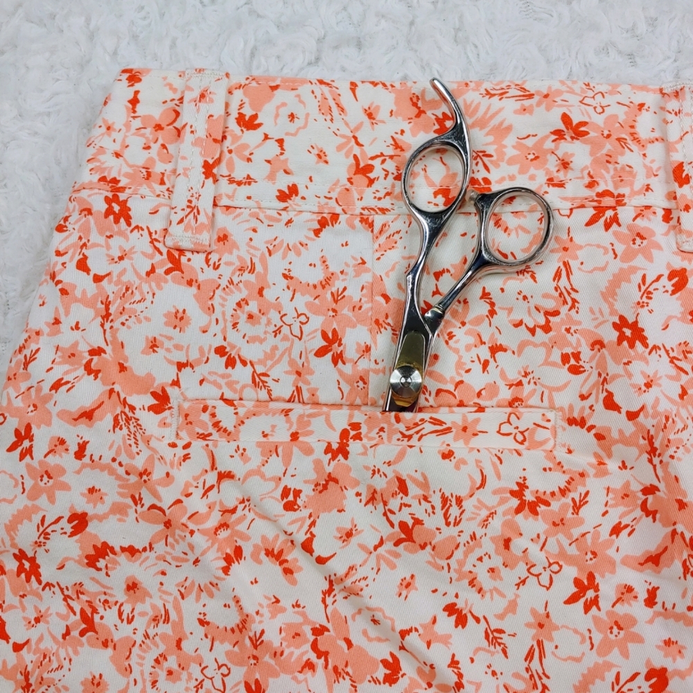 GAP Coral Pink Floral City Chino Shorts | Size 4 | NWT - Picture 10 of 16